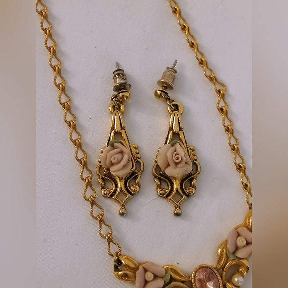 𝑷𝒊𝒏𝒌 𝑹𝒐𝒔𝒆 𝑮𝒐𝒍𝒅 𝑻𝒐𝒏𝒆 𝑱𝒆𝒘𝒆𝒍𝒓𝒚 + 𝑶𝒓𝒏𝒂𝒎𝒆𝒏𝒕𝒔 - Picture 2 of 12